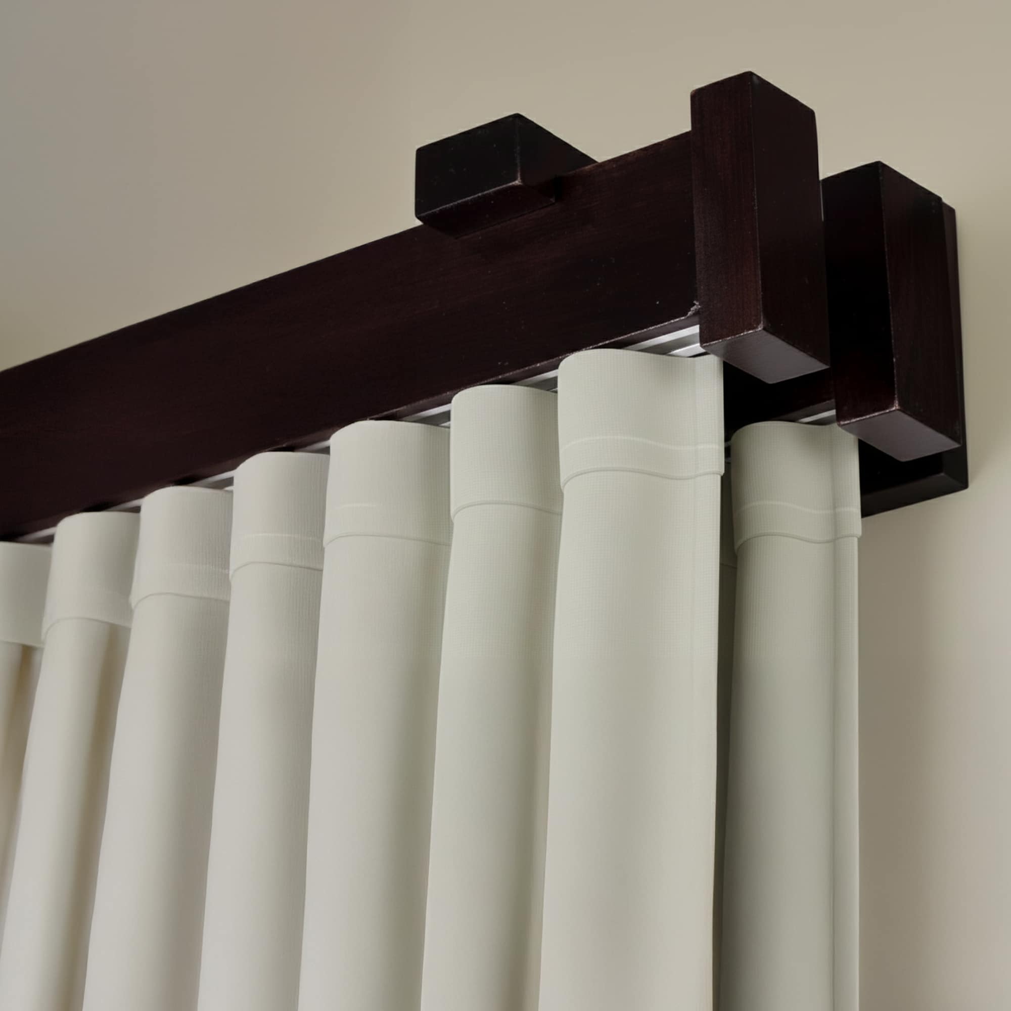 Șină pentru perdea și draperie Dalia din lemn Wenge Șină pentru perdea și draperie Dalia din lemn Wenge