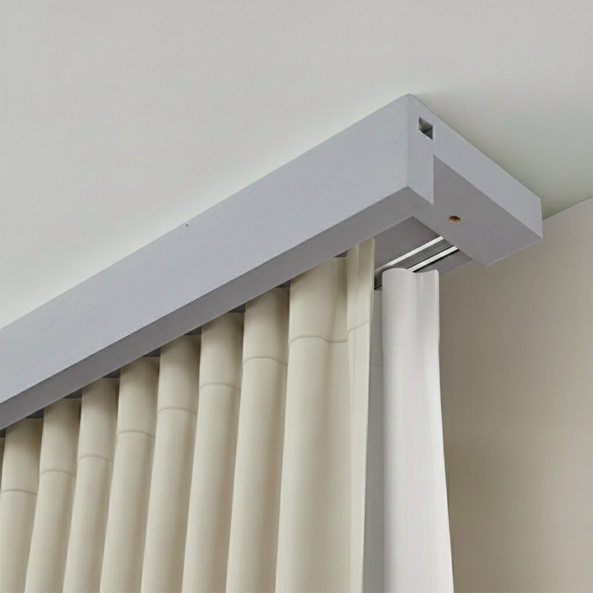 Galerie pentru perdea și draperie Travetto dublu cu mască din lemn Gri_fereastra Galerie pentru perdea și draperie Travetto dublu cu mască din lemn Gri_fereastra