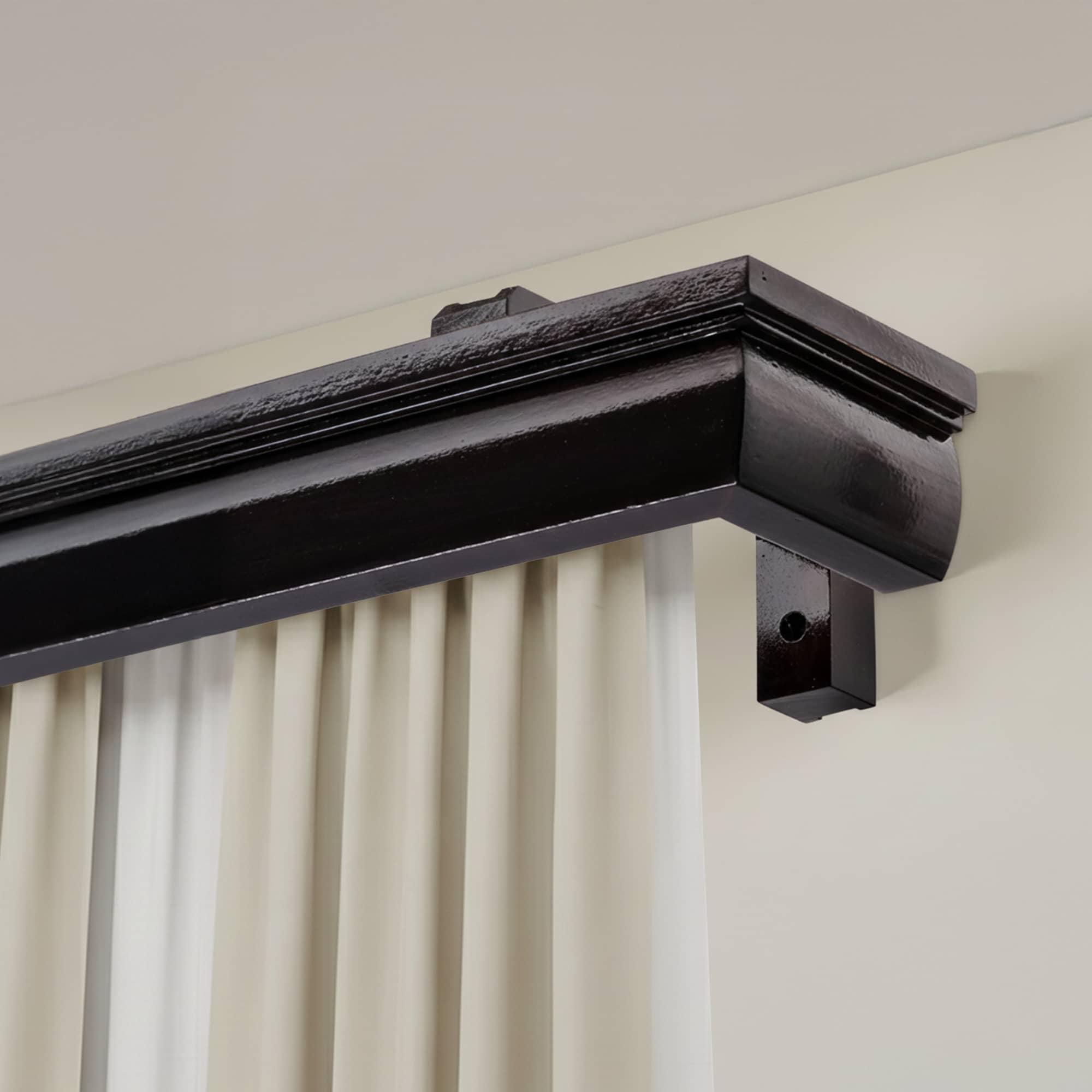 Galerie pentru perdea și draperie cu mască Firenze din lemn Negru Galerie pentru perdea și draperie cu mască Firenze din lemn Negru