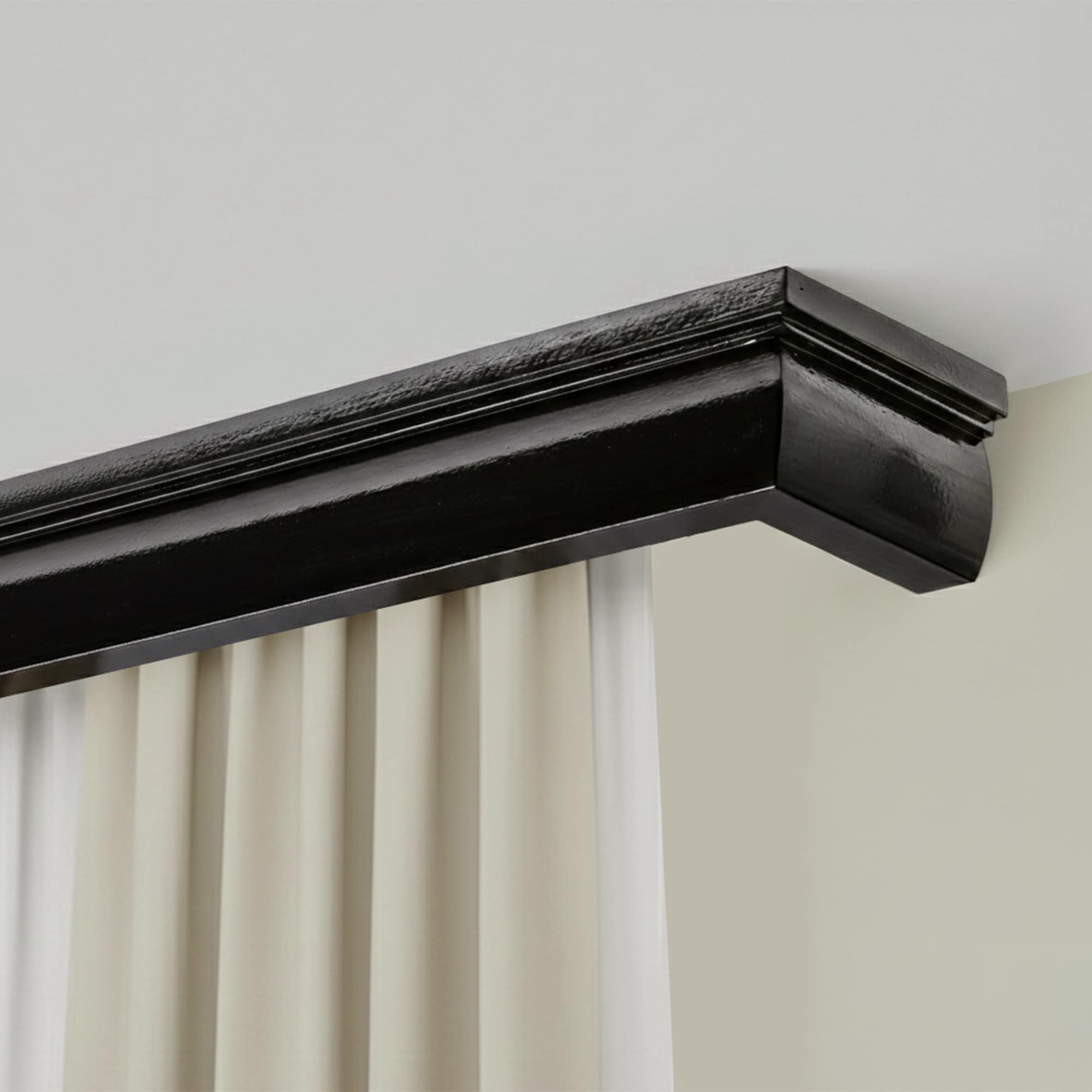 Galerie pentru perdea și draperie cu mască Firenze din lemn Negru Galerie pentru perdea și draperie cu mască Firenze din lemn Negru